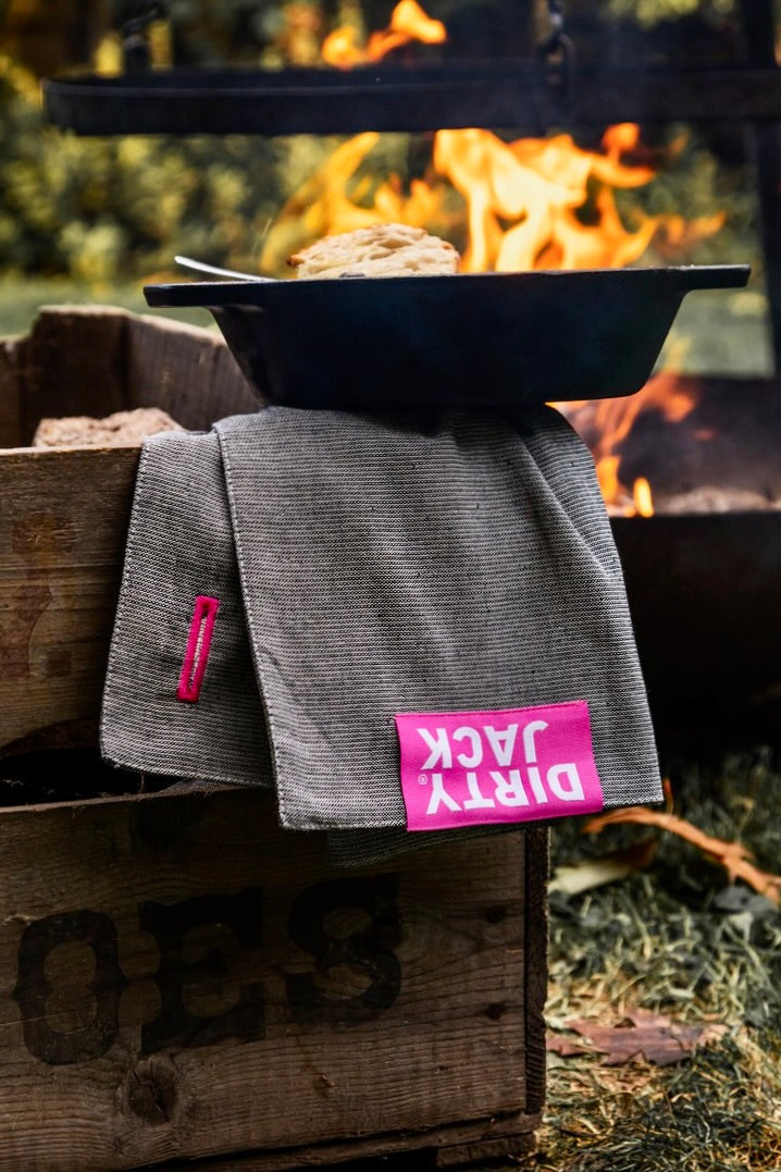 DIRTY JACK Kochtuch | Charcoal – Pink Label